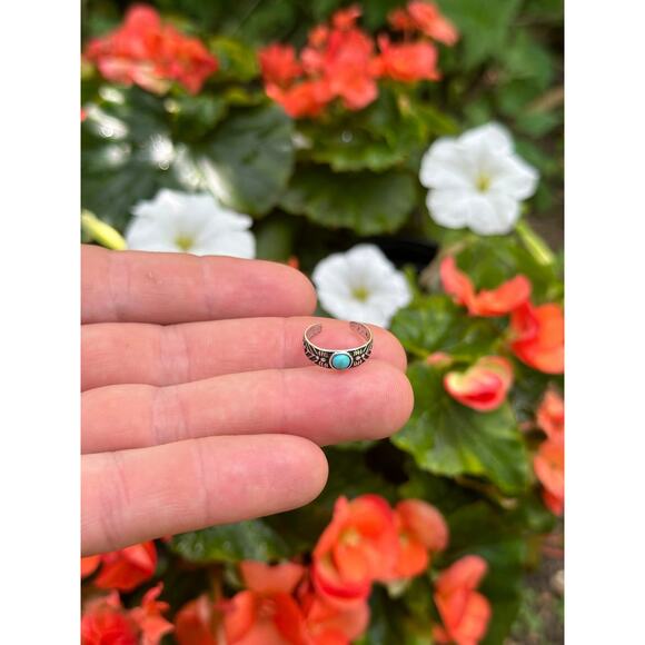 Sterling Silver Oxidized Adjustable Toe Ring with Simulated Turquoise - Picture 4 of 6